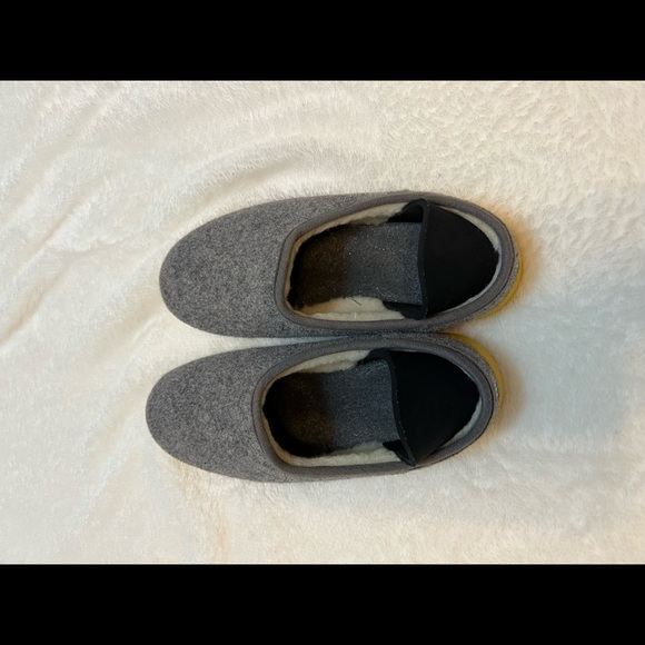 Mahabis Classic Bedroom Slippers, Size 37 Gray MSRP $109 - Picture 2 of 5